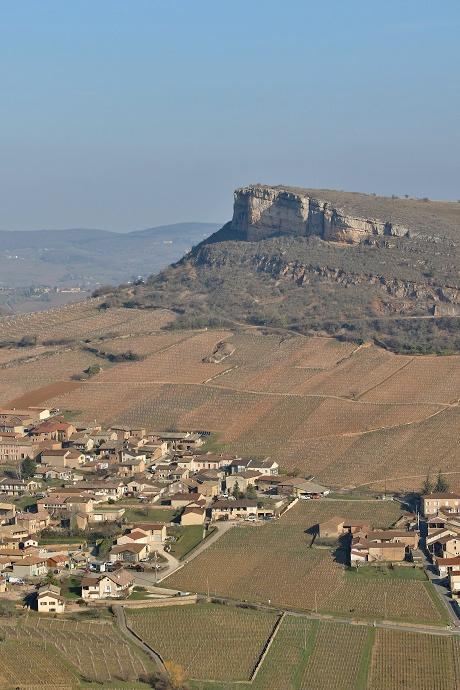 Vue sur la roche de Vergisson